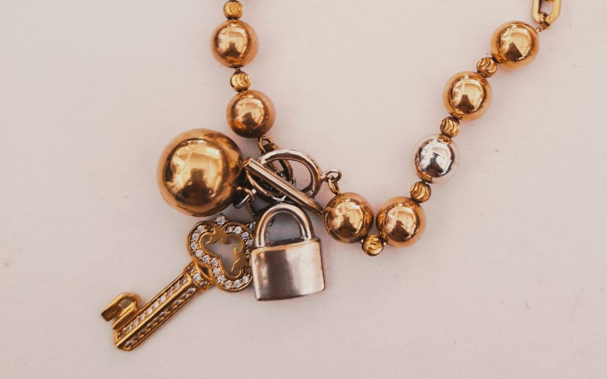 pulseras de oro con charms